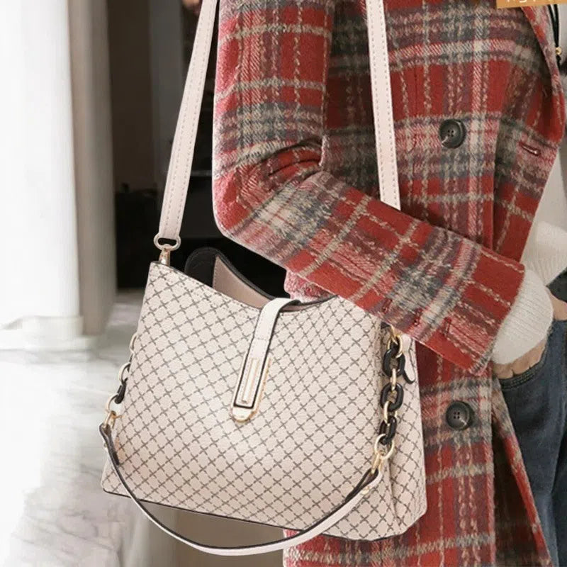 Bolso Bandolera Bucket con Cadena