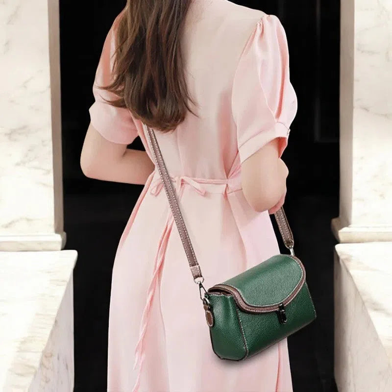 Bolso Bandolera Mini de Cuero Elegante