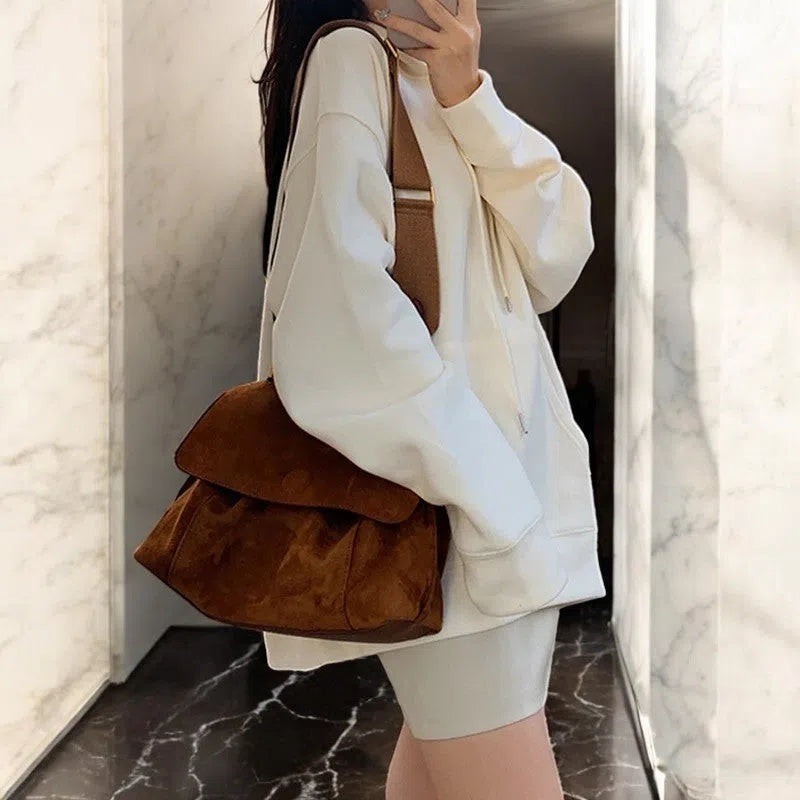 Bolso Bandolera con Solapa de Gamuza