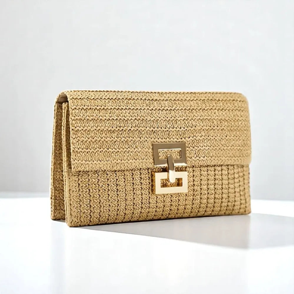Bolso Clutch de Paja con Cadena Elegante