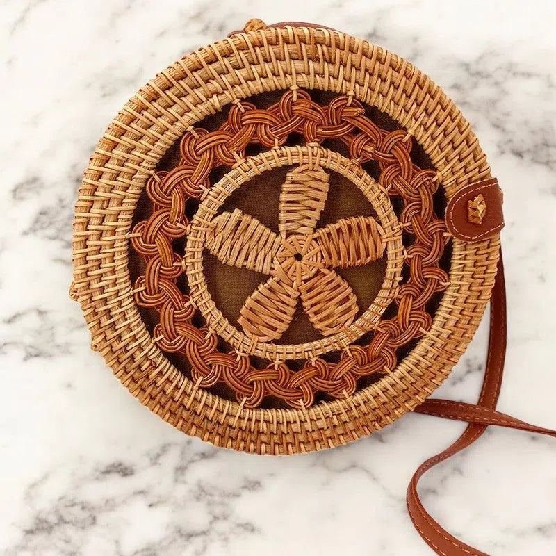 Bolso Rafia Redondo Rígido a Mano Floral