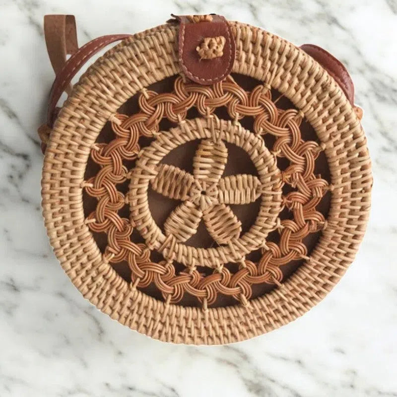 Bolso Rafia Redondo Rígido a Mano Floral
