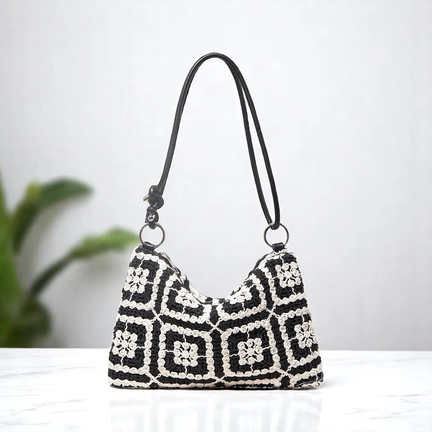 Bolso Tote Bicolor Beige y Negro para Mujer – Chic, Suave de Playa