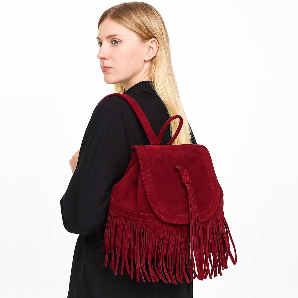 Mochila Color Vino de PU con Flecos – Elegancia Boho y Versatilidad