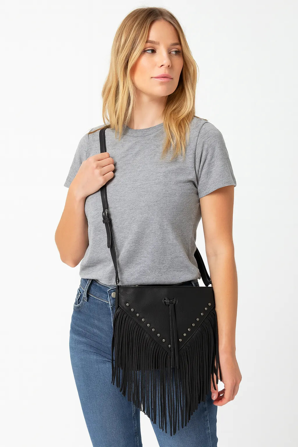 Bandolera de Mujer en PU con Flecos – Elegancia Versátil y Moderna