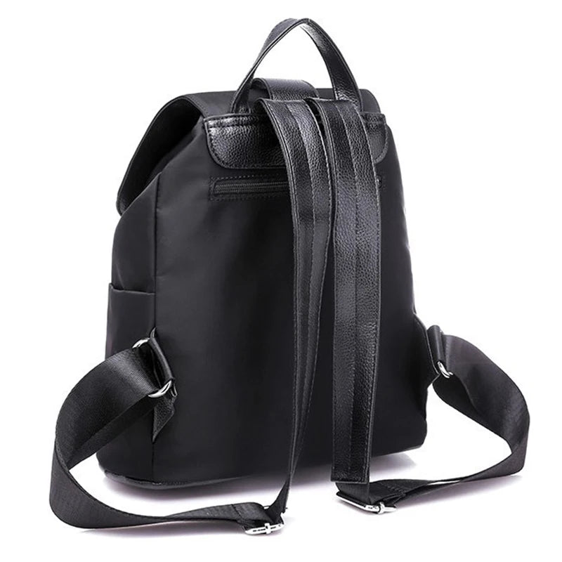 Mochila Casual de Nylon para Mujer – Ligereza, Estilo y Comodidad