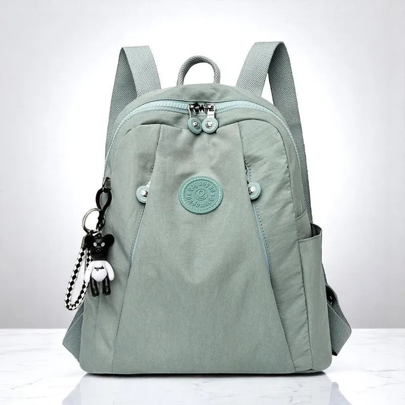Mochila Fashion de Nylon para Mujer: Ligereza, Espacio y Estilo Premium