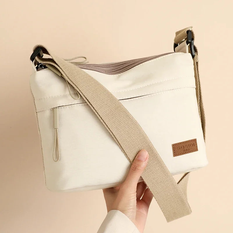 Bolso Bandolera Casual de Nylon | Elegancia sin Esfuerzo