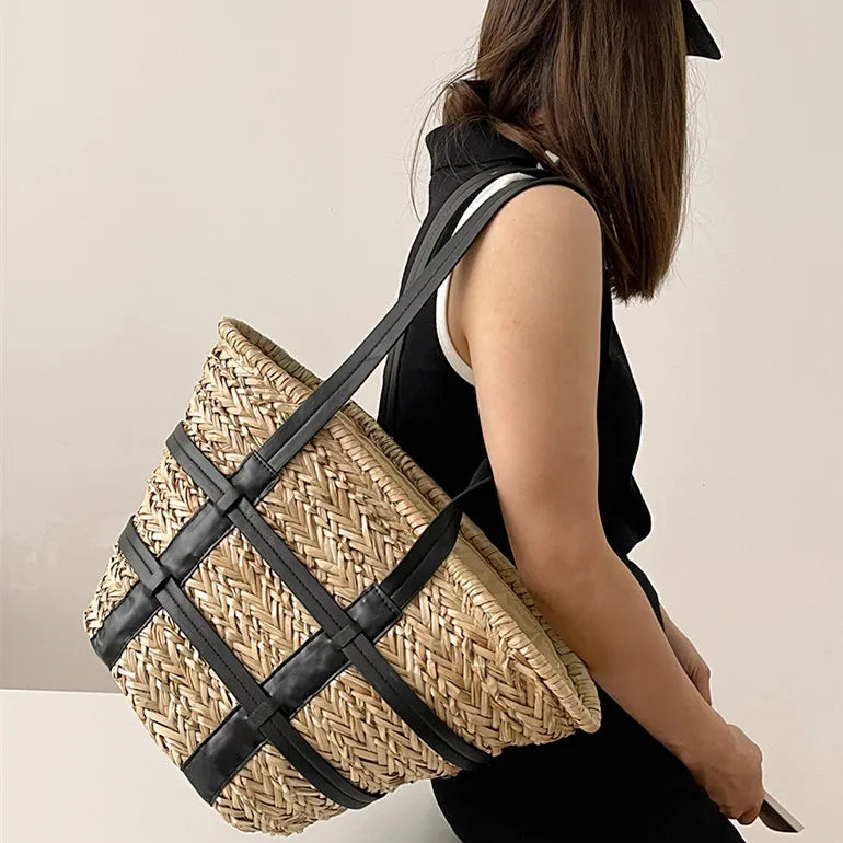 Bolso de Paja Trenzada – Elegancia Natural y Estilo Atemporal