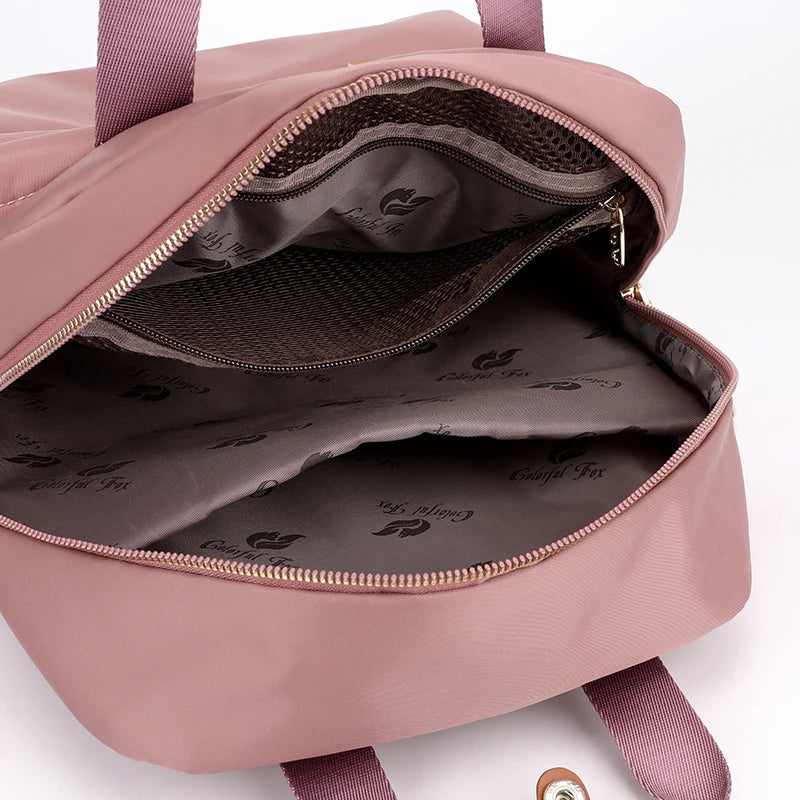 Mochila de Nailon Impermeable para Mujer – Ligera y de Gran Capacidad (Copia)