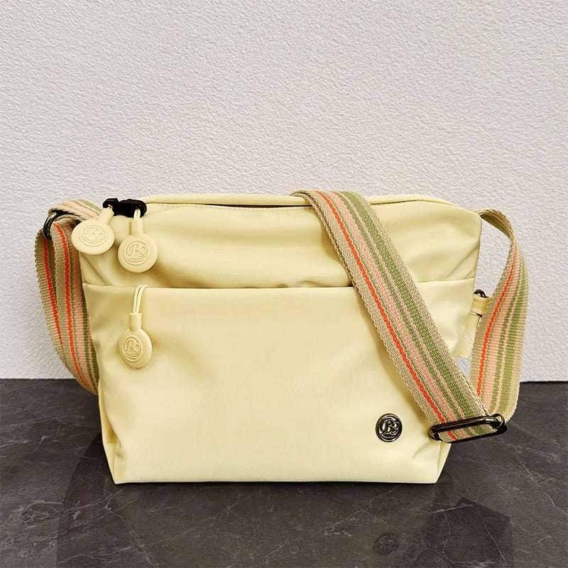 Bolso Barrel Bandolera de Nylon Ultraligero – Diseño Casual y Antirrobo