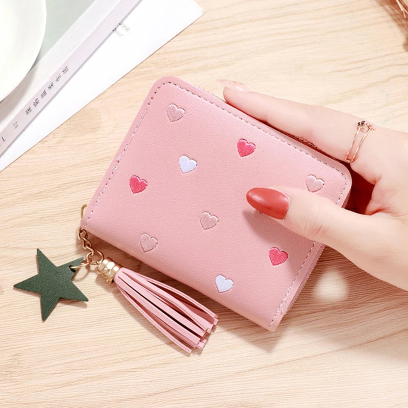 Mini Cartera con Corazones Bordados y Borla - Rosa claro