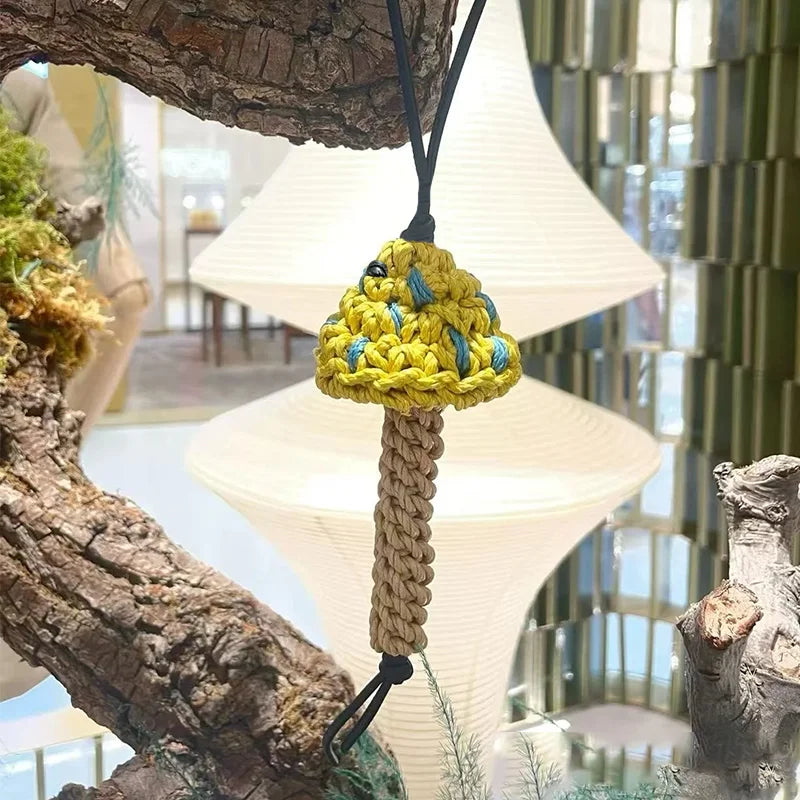 Charm de Hongo a Crochet – Detalle Artesanal y Sofisticado para tu Bolso