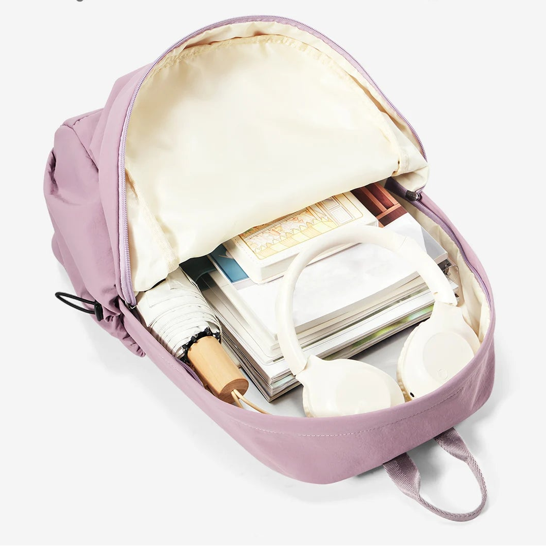 Mochila Casual Unisex Rosa de Nylon – Ligera y Cómoda para el Día a Día