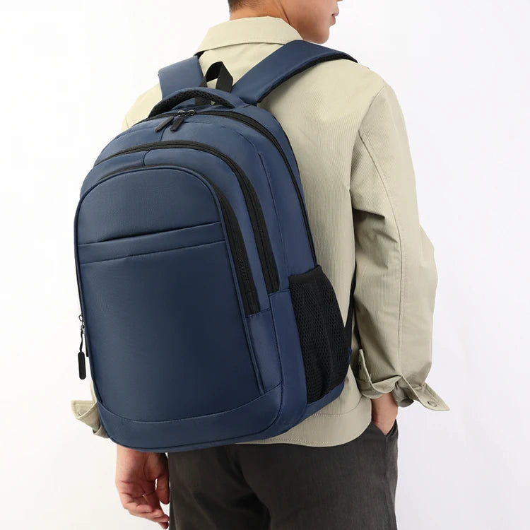 Mochila Business Unisex Azul Oscuro de Nylon – Elegancia Profesional