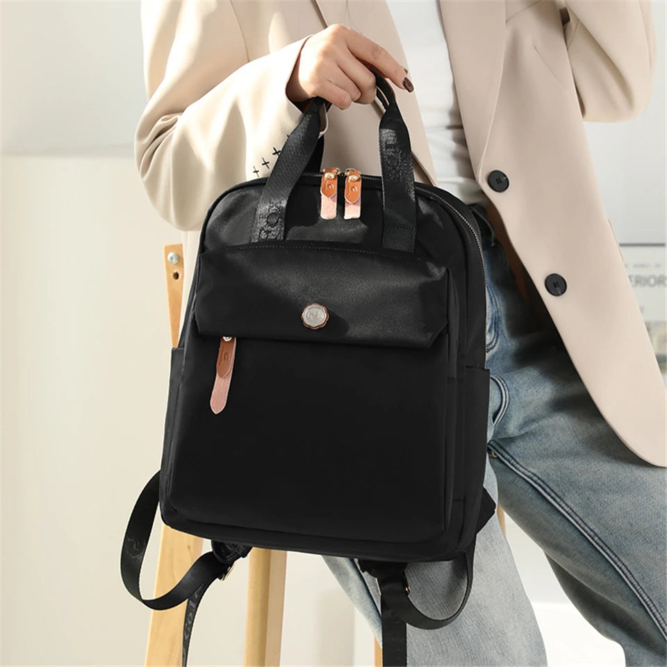 Mochila de Nailon para Mujer – Elegancia, Comodidad y Gran Capacidad