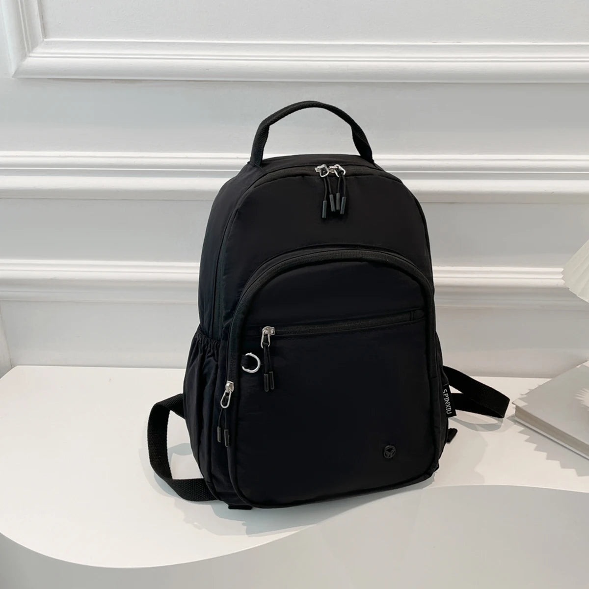 Mochila Casual de Nylon Ligera – Comodidad y Estilo Diario