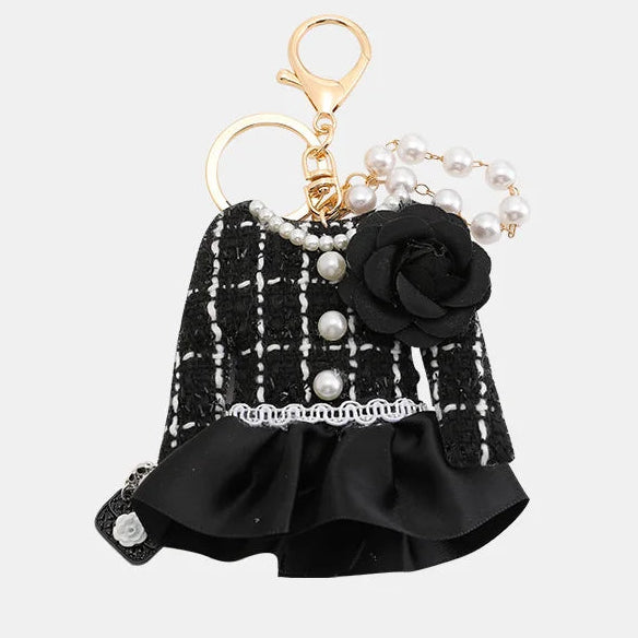 Charm de Vestido Elegante para Bolso – Estilo Sofisticado y Detalle Femenino