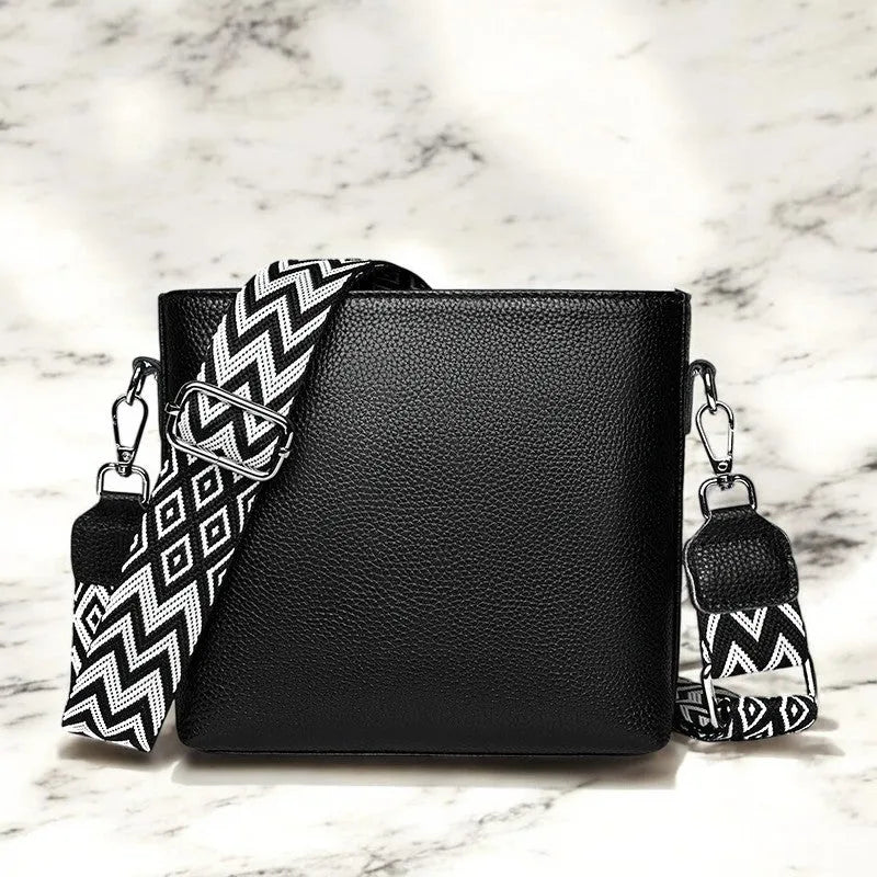 Bolso Bandolera de Cuero Negro