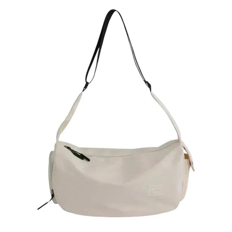 Bolso Deportivo de Nylon 20L: Elegancia y Versatilidad para Mujeres Activas
