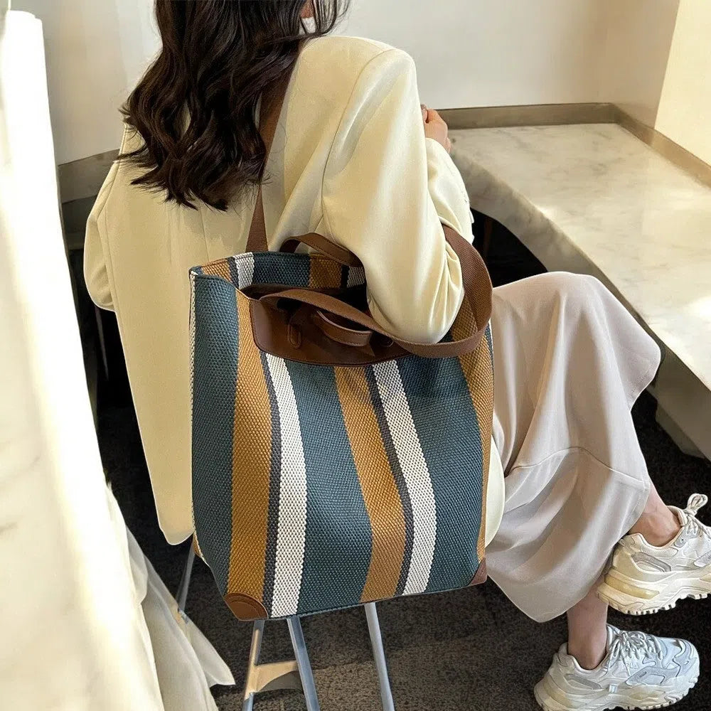 Bolso Shopper Rayas Bucket Tricolor Azul