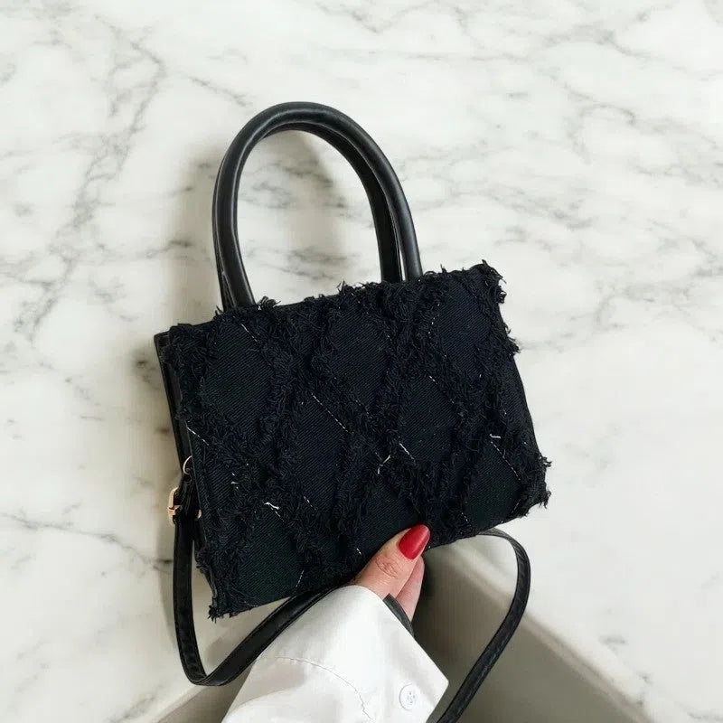 Bolso Tote Bag Mini Negro con Detalles Desgastado