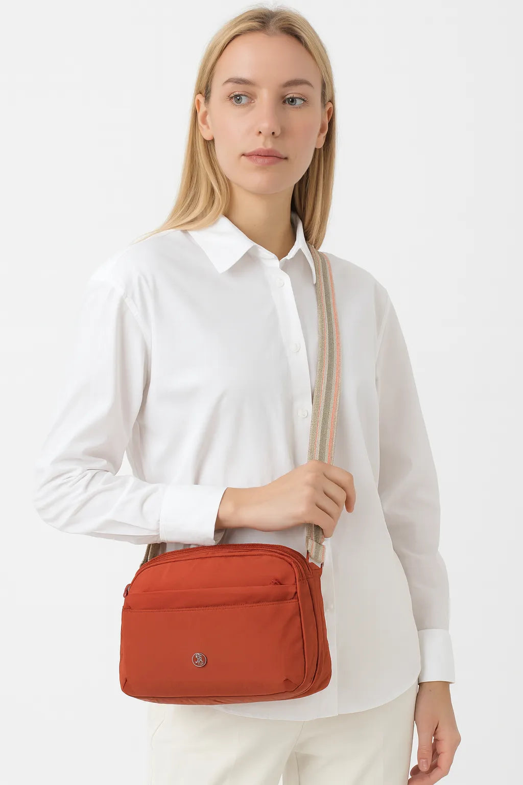 Bolso Bandolera de Nylon con Múltiples Bolsillos – Ligero y Fashion