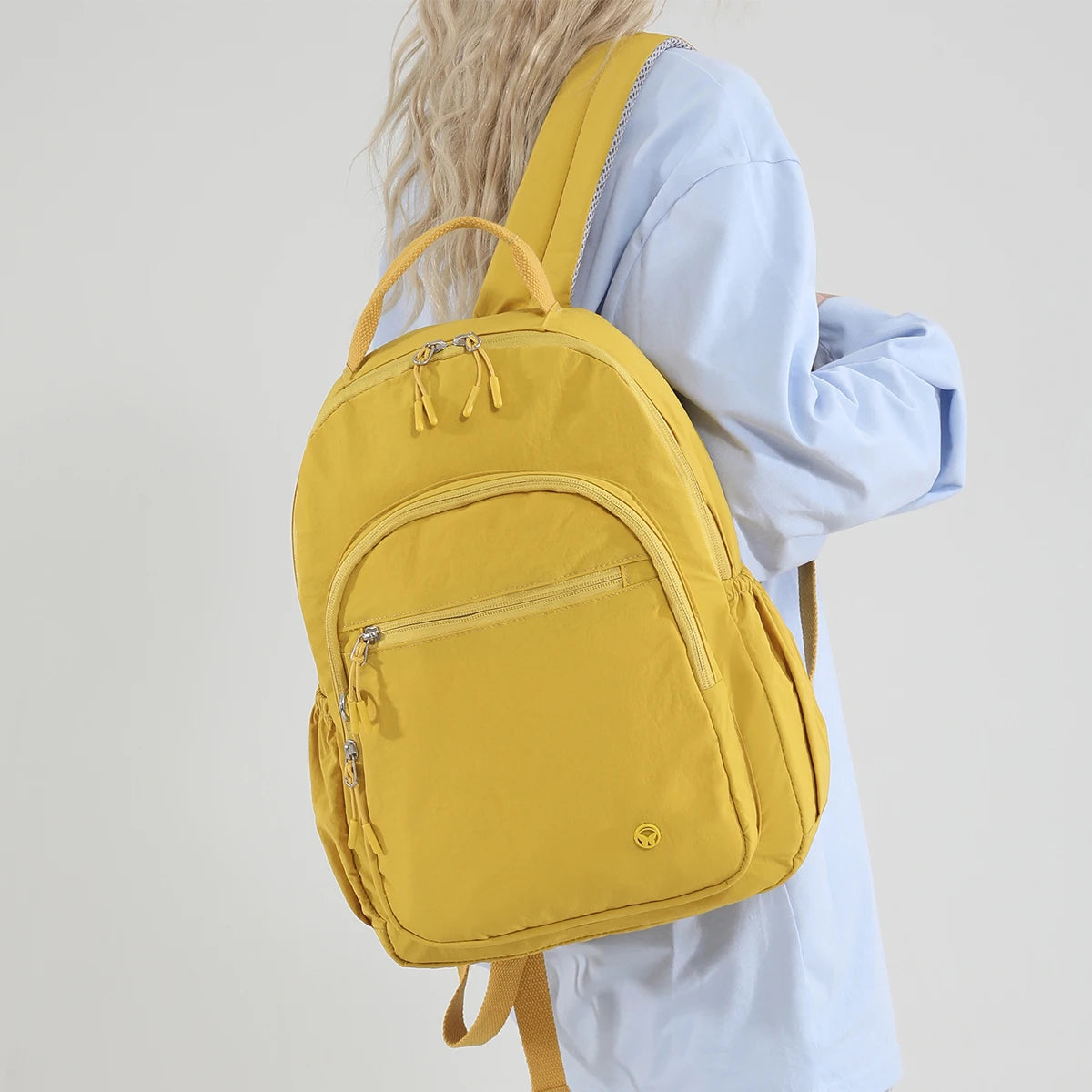 Mochila Casual de Nylon Ligera – Comodidad y Estilo Diario