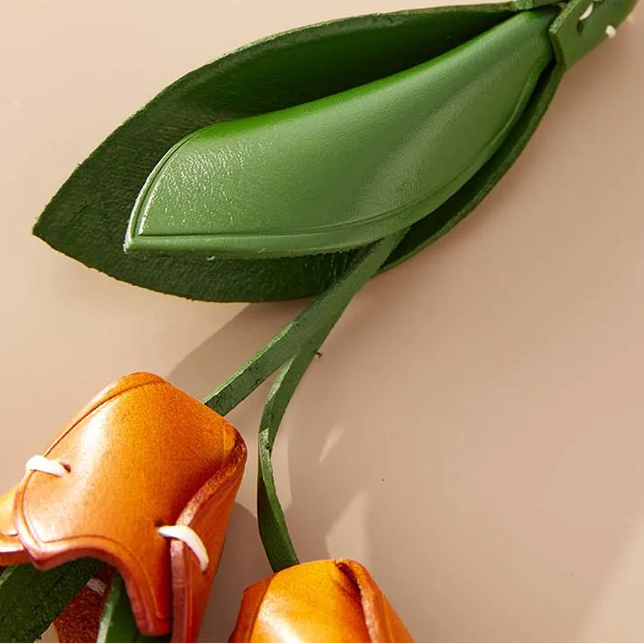 Charm de Tulipanes para Bolso – Toque Floral y Elegancia Natural
