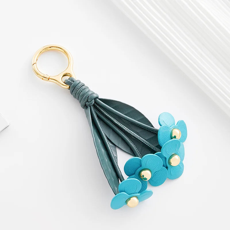 Charm de Flores – Toque Femenino y Sofisticado para tu Bolso