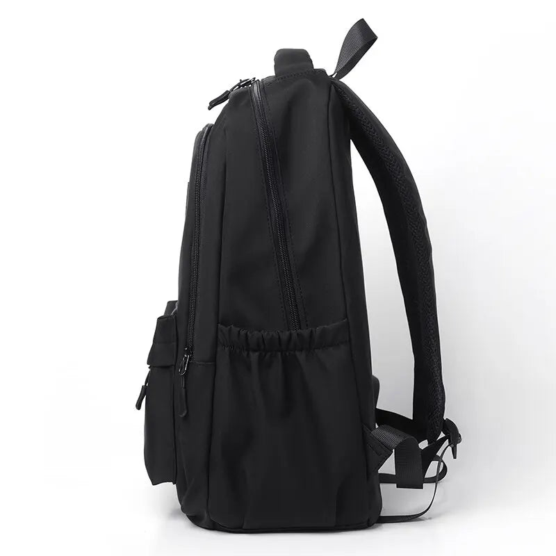 Mochila de Poliéster Impermeable para Mujer – Elegancia y Comodidad Urbana