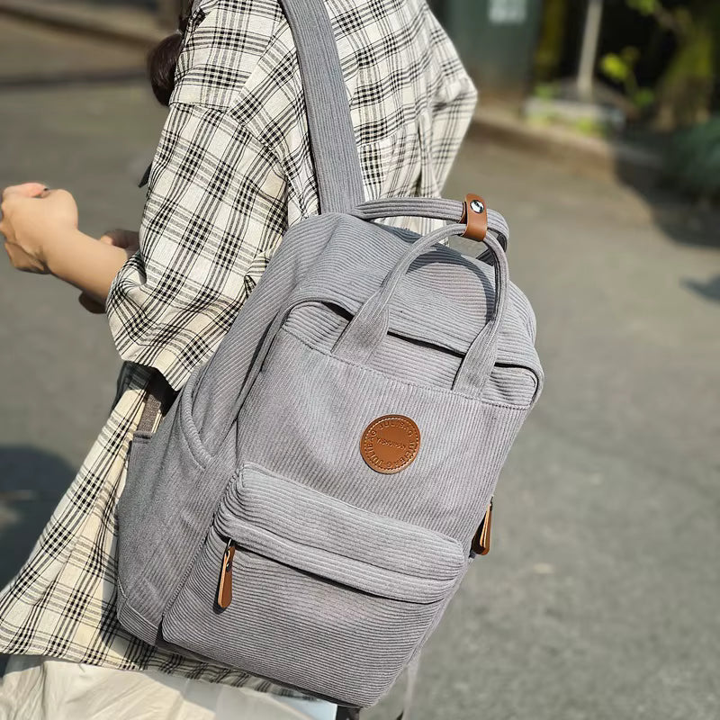 Mochila de Pana Gris Ultraligera 20–35L – Estilo Casual y Comodidad Diaria