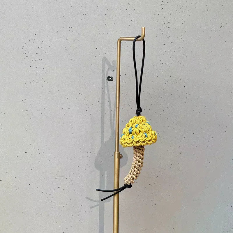 Charm de Hongo a Crochet – Detalle Artesanal y Sofisticado para tu Bolso