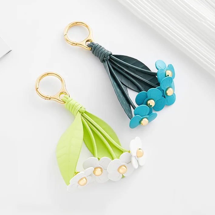 Charm de Flores – Toque Femenino y Sofisticado para tu Bolso