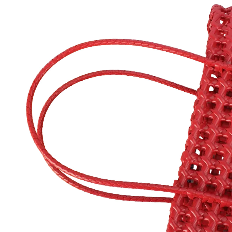 Bolso de Hombro Rojo en PVC Calado – Diseño Geométrico de Alto Impacto