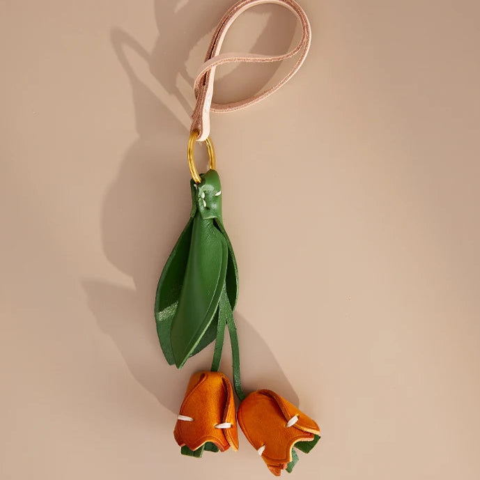 Charm de Tulipanes para Bolso – Toque Floral y Elegancia Natural