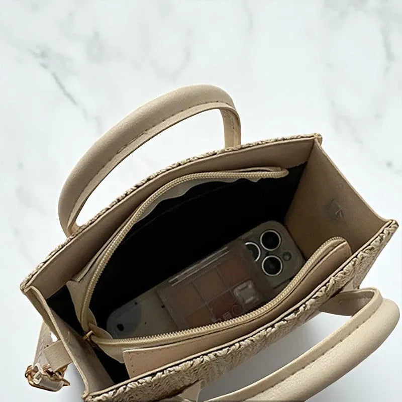 Bandolera de Paja Tejida con Diseño Calado — Estilo Natural y Elegancia